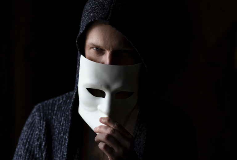 Persécuteur dans le triangle de Karpman